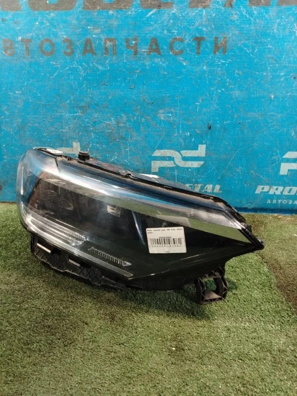 Фара передняя правая Volkswagen Polo 2020-2022