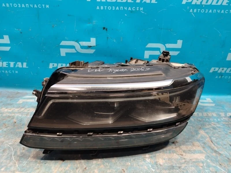 Фара левая Volkswagen Tiguan 2016-2020