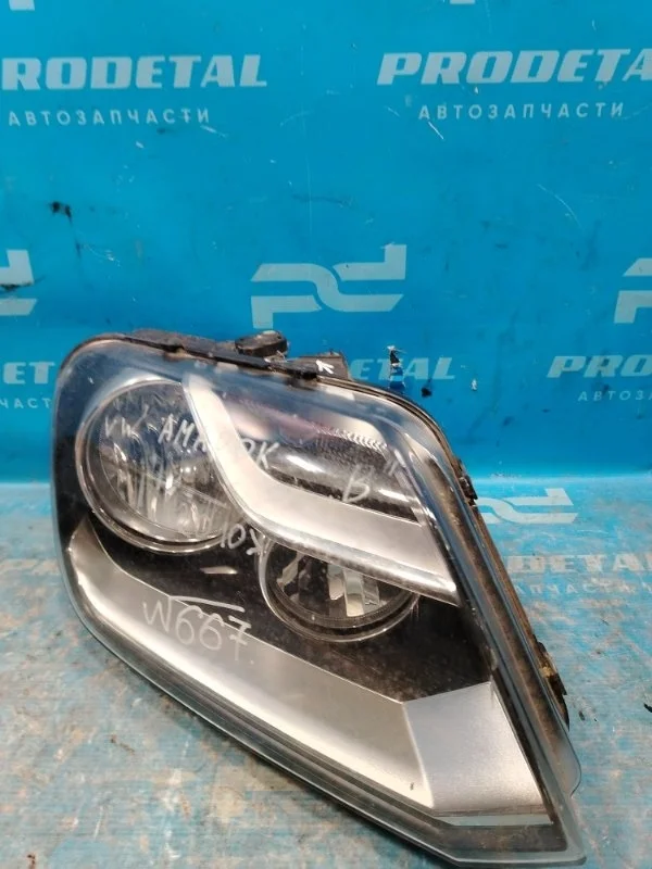 Фара правая Volkswagen Amarok 2010-2016