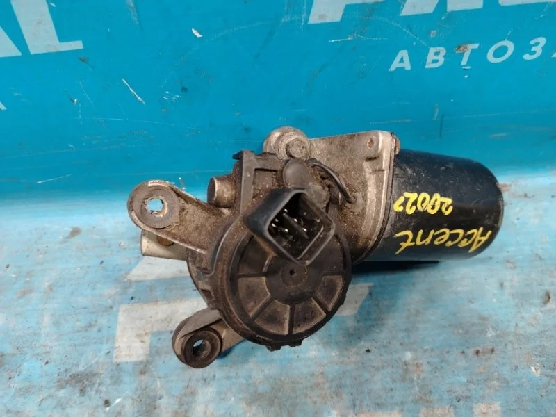 Моторчик стеклоочистителя передний Hyundai Accent