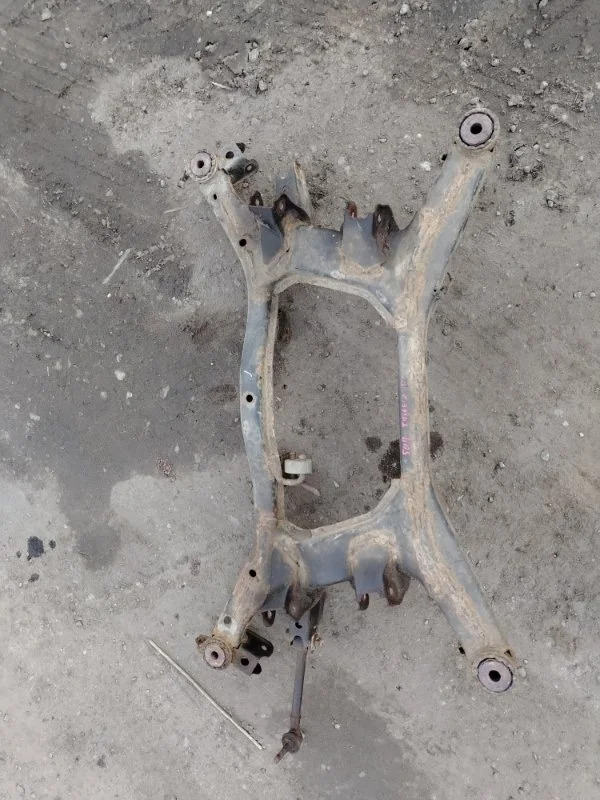 Балка подвески задняя Subaru Tribeca B9 EZ30D