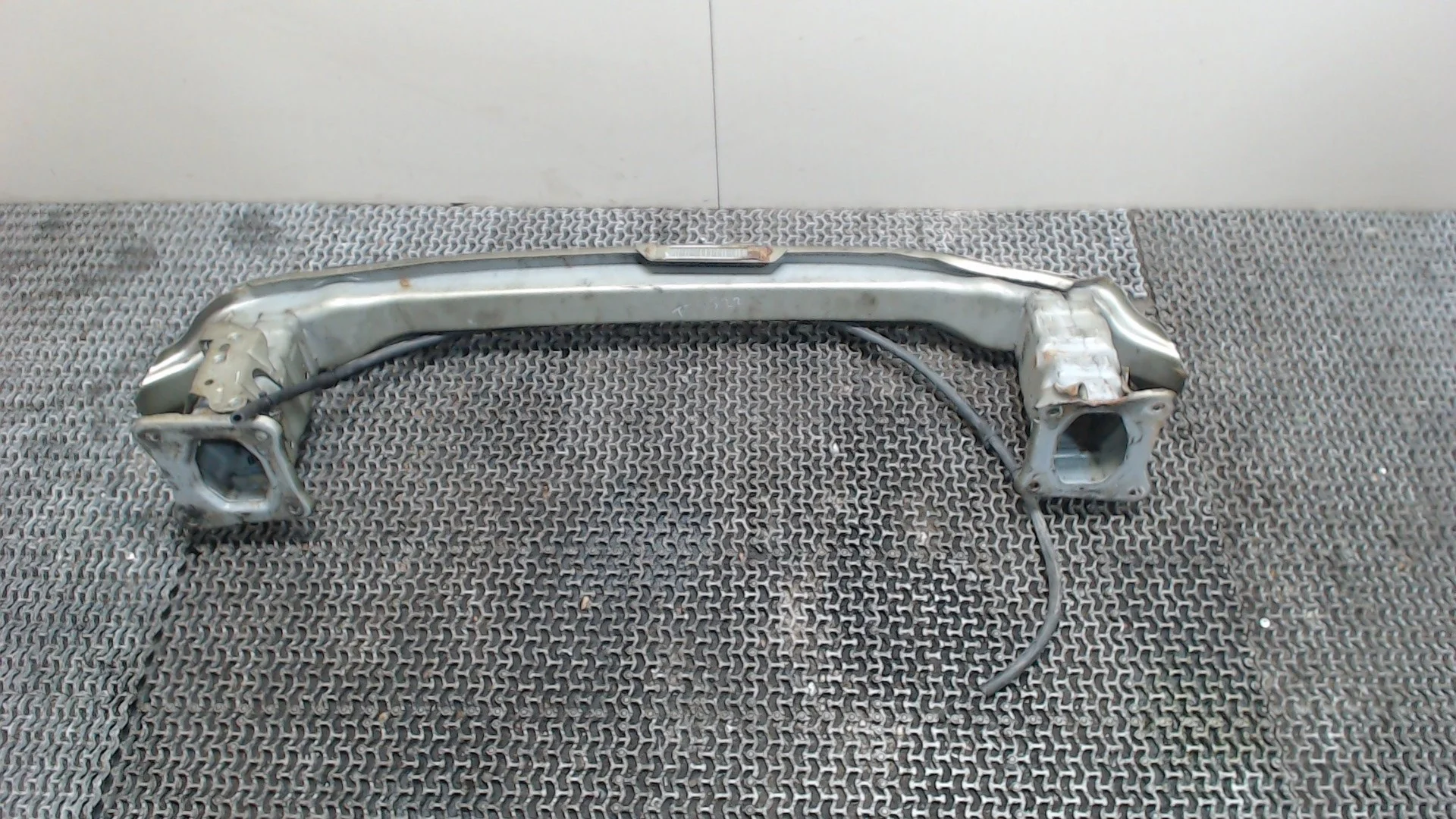 Усилитель бампера Ford Kuga 2012-2016 КПП 6-ст.мех 4х4 (МКПП) TXMA Дизель 2 л TDCI