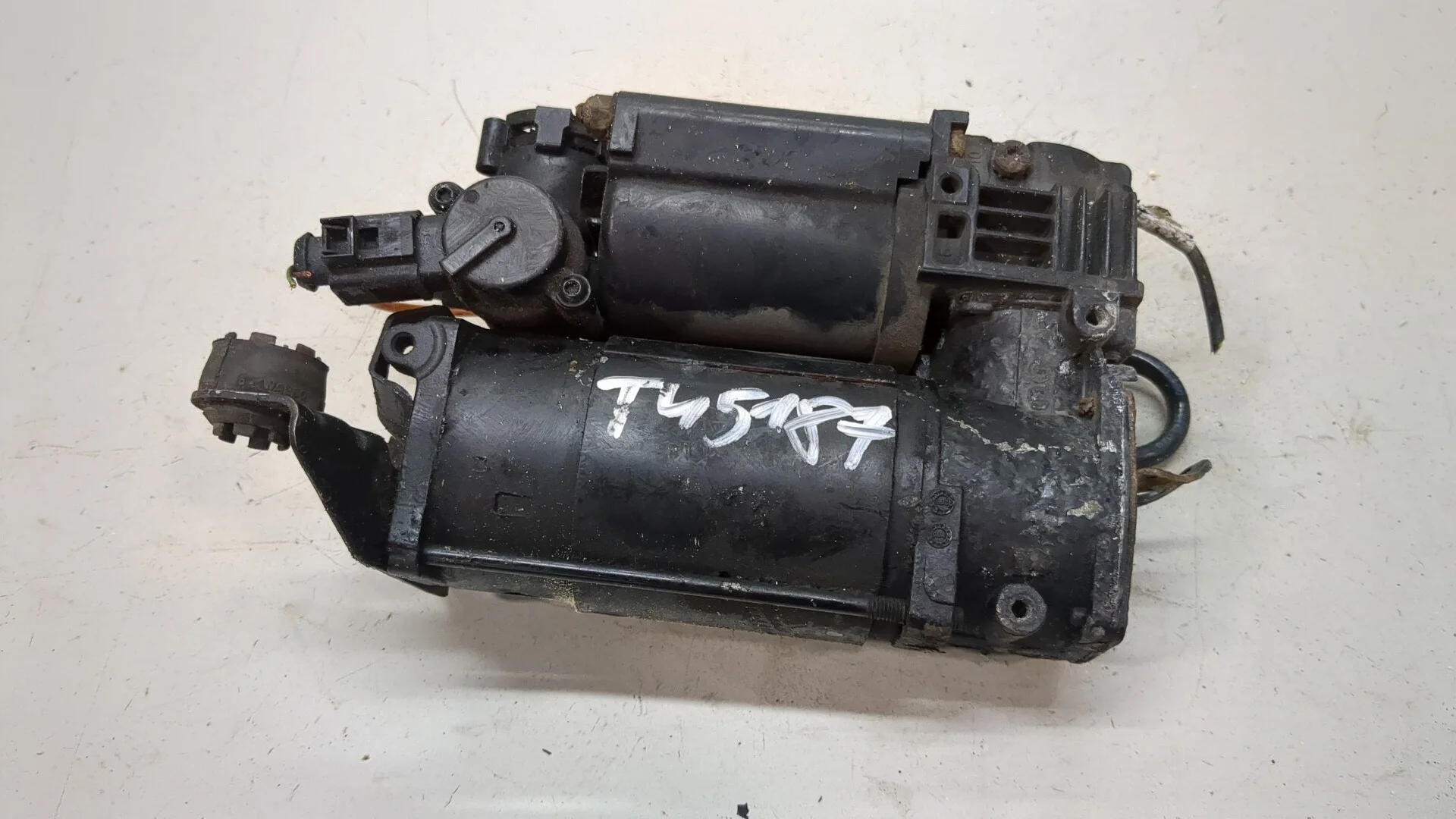 Компрессор воздушный (пневмоподвески) Audi A6 (C6) 2004-2011 КПП автомат 4х4 (АКПП) BPP Дизель 2.7 л TDI