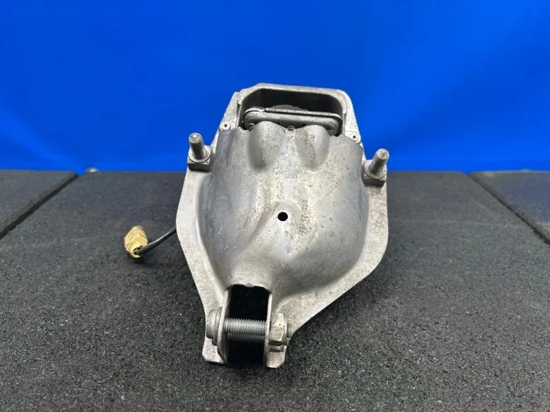 Подушка двигателя Audi Q5 2012 8R0199381AA 8R 3.0 CTVA, правая