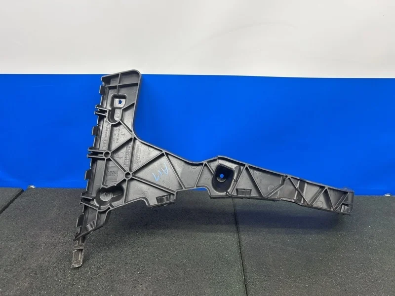 Кронштейн бампера Audi Q5 2012 8R0807453 8R 3.0 CTVA, задний левый