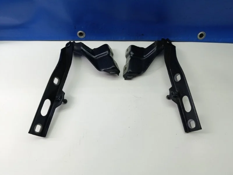 Петля капота Audi Q5 2012 8R0823301A 8R 3.0 CTVA