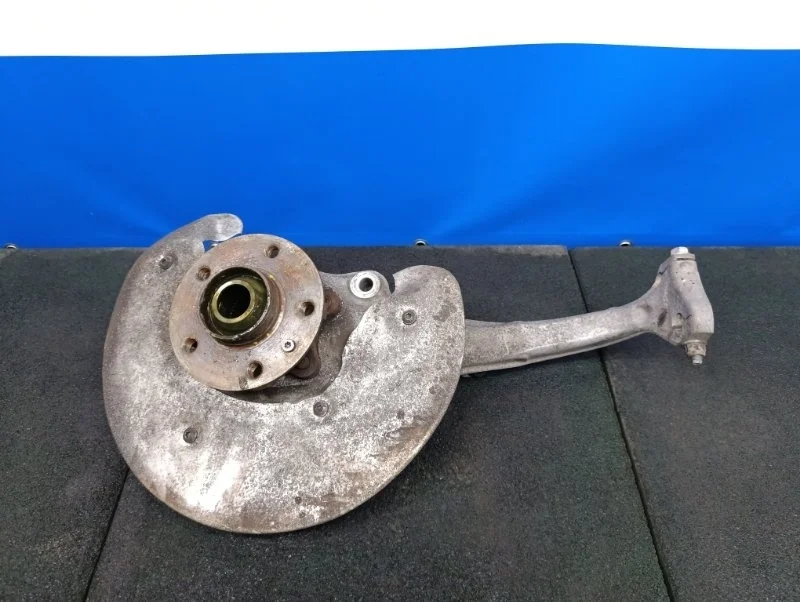 Кулак со ступицей Audi Q5 2012 4G0407254B 8R 3.0 CTVA, передний правый