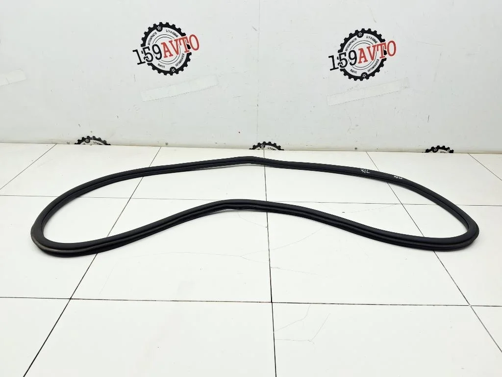 Уплотнитель двери Volkswagen Polo 5