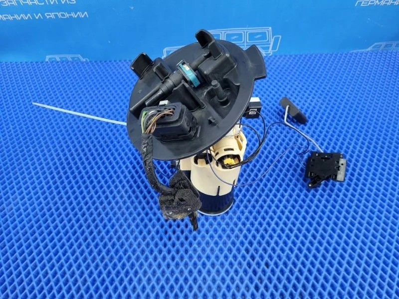 Топливный насос Mercedes-Benz C-class W205 М274910