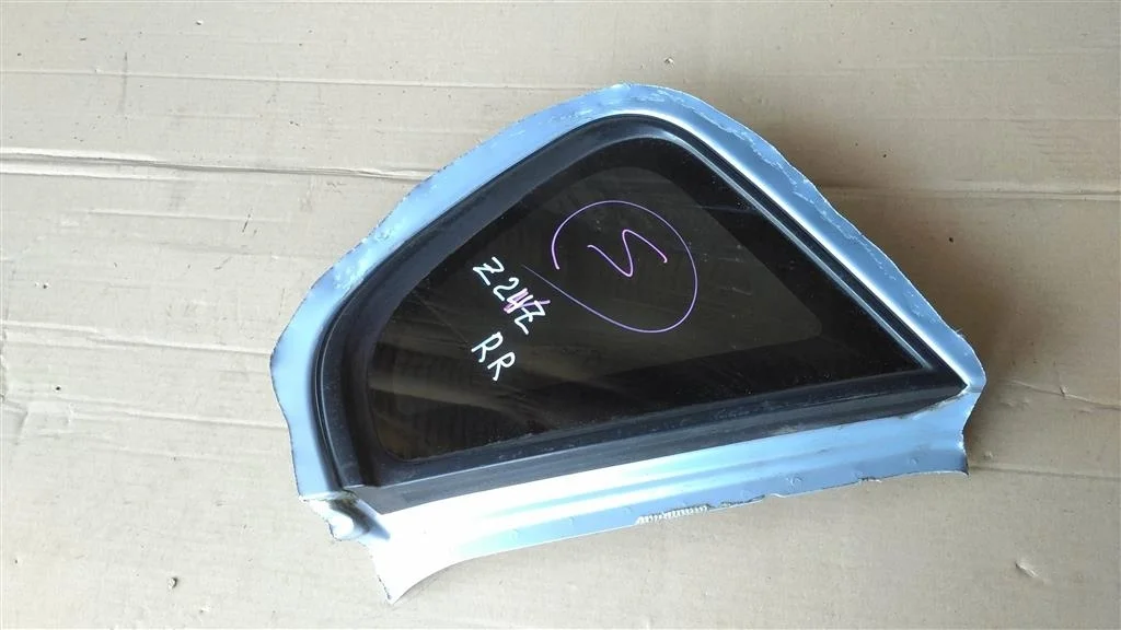 Б.у. стекло багажника MITSUBISHI COLT Z20 MITSUBISHI COLT Z20