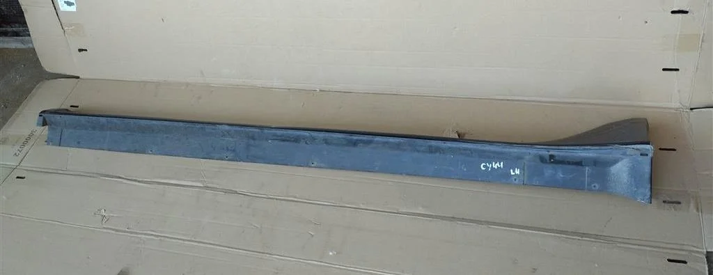 Б.у. порог пластиковый MITSUBISHI LANCER CY4A MITSUBISHI LANCER CY4A