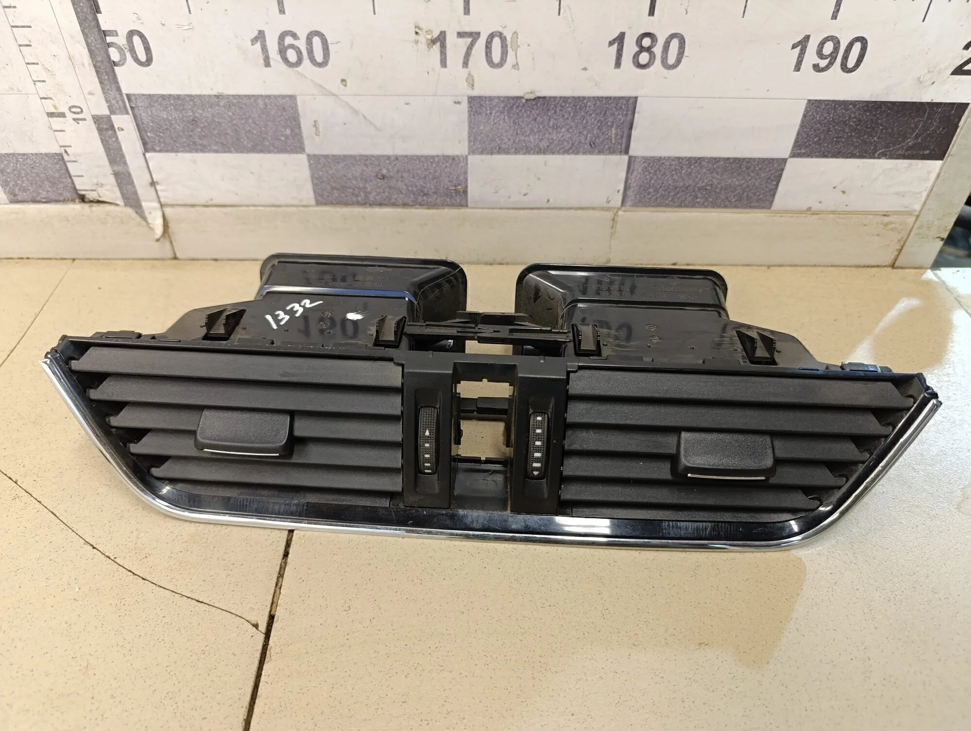 Дефлектор воздушный Octavia (A7) 2013>