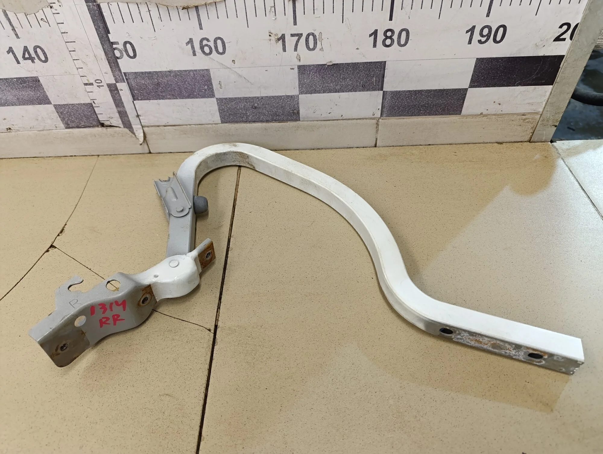 Петля крышки багажника Solaris 2010-2017