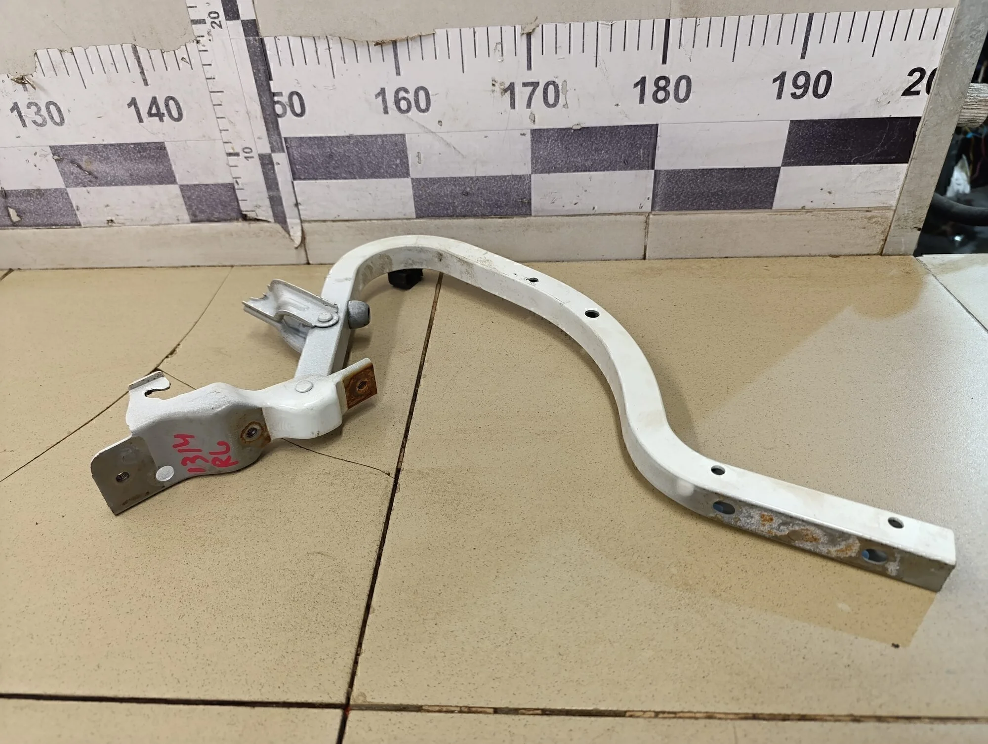 Петля крышки багажника Solaris 2010-2017