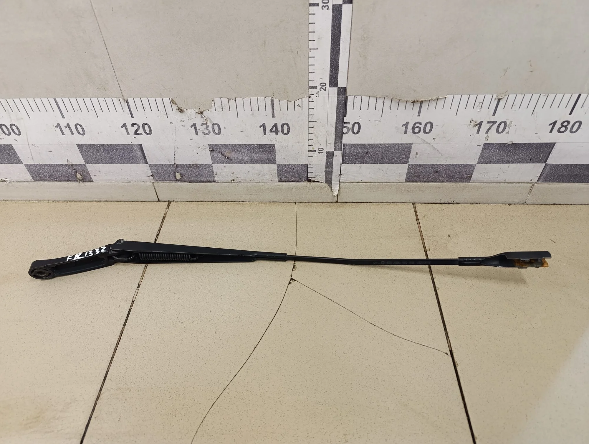 Поводок стеклоочистителя передний правый Octavia (A7) 2013>