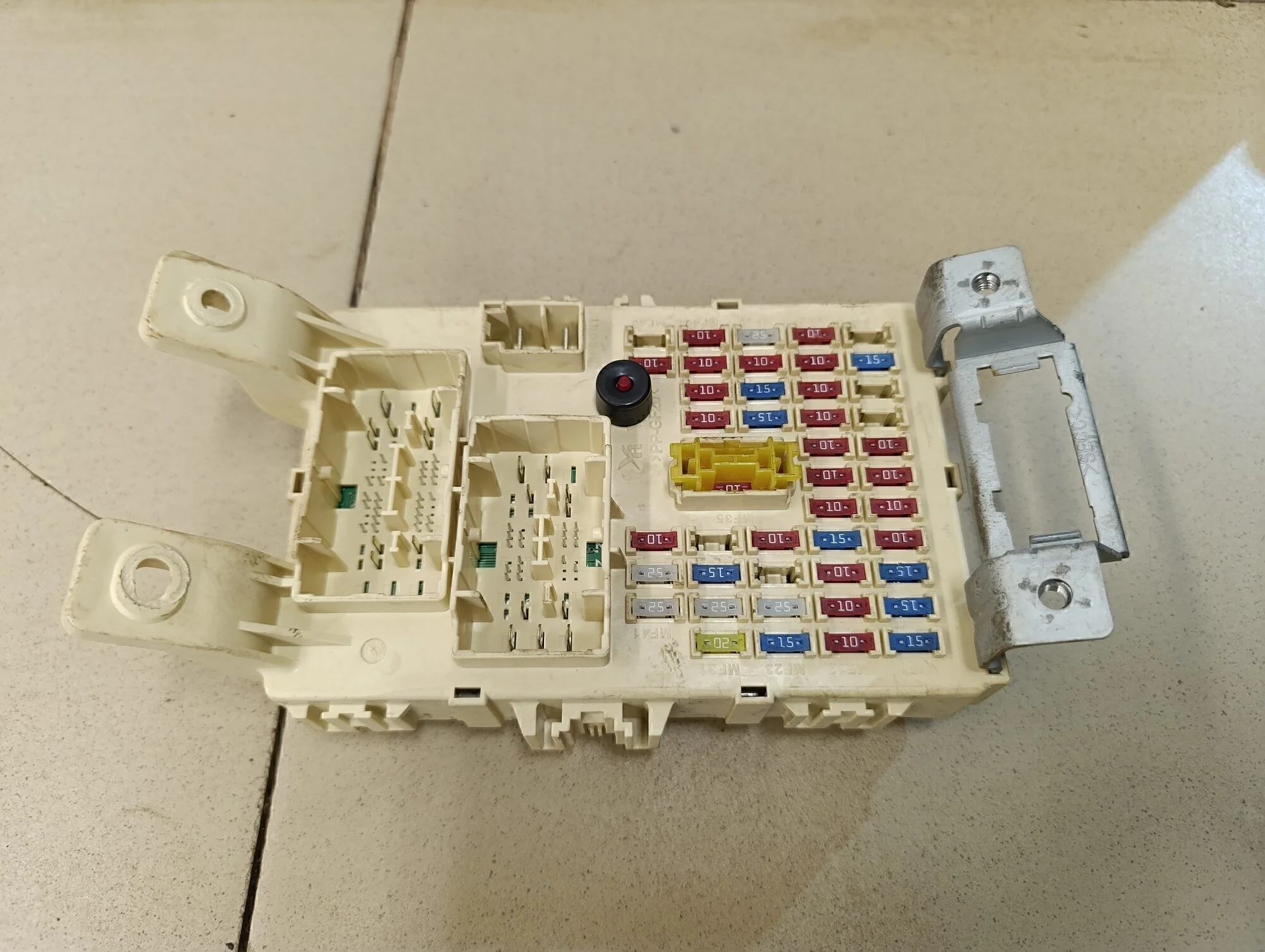 Блок предохранителей Solaris 2010-2017