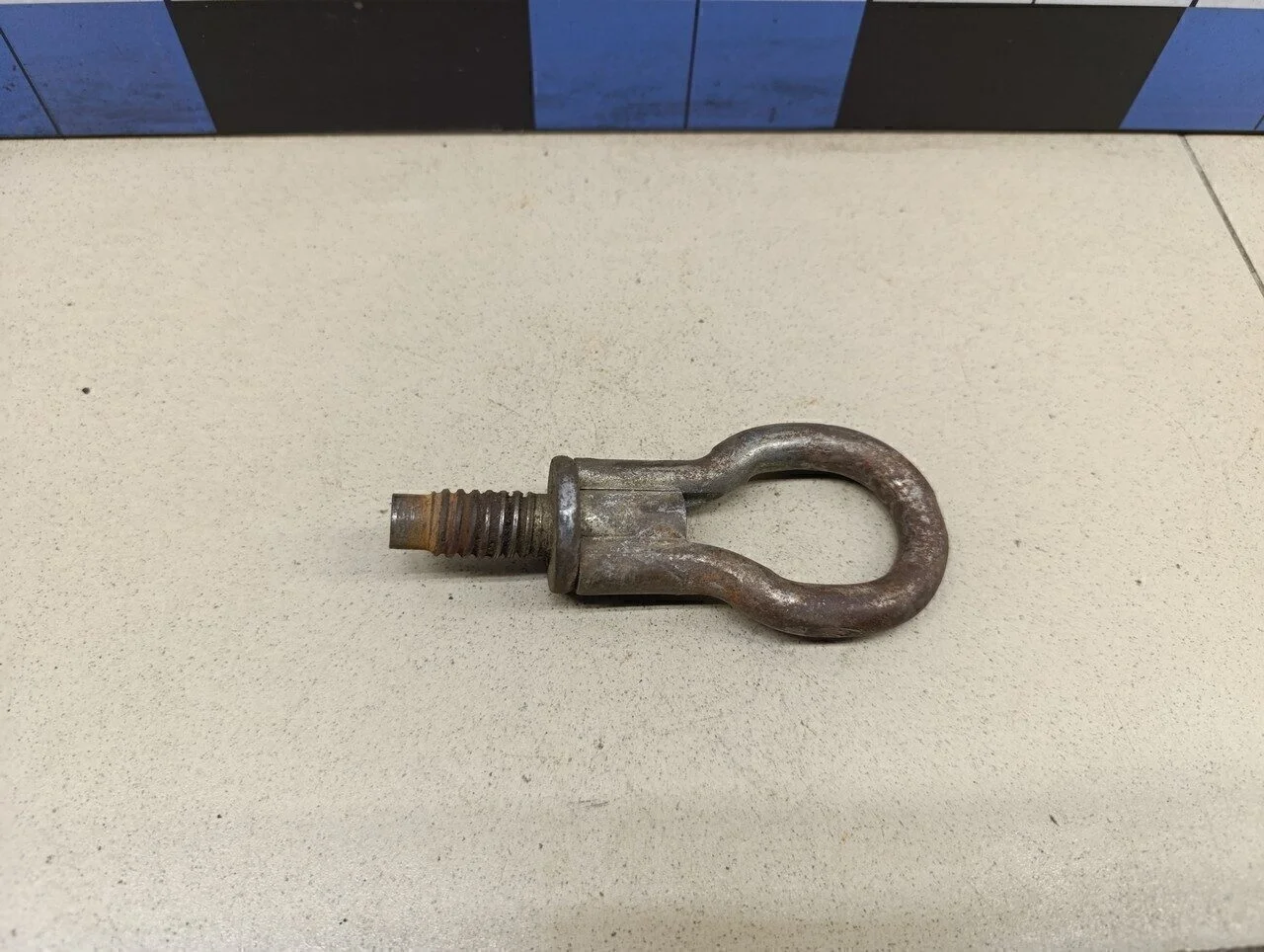 Крюк буксировочный  Focus II 2005-2008