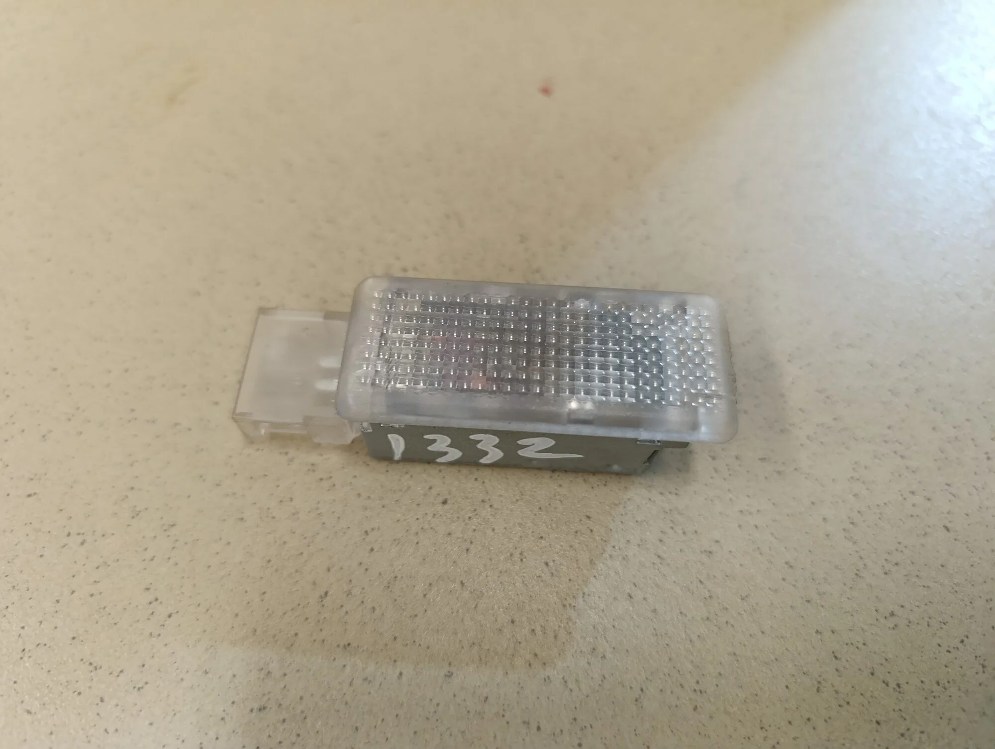 Плафон салонный A4 [B5] 1994-2000