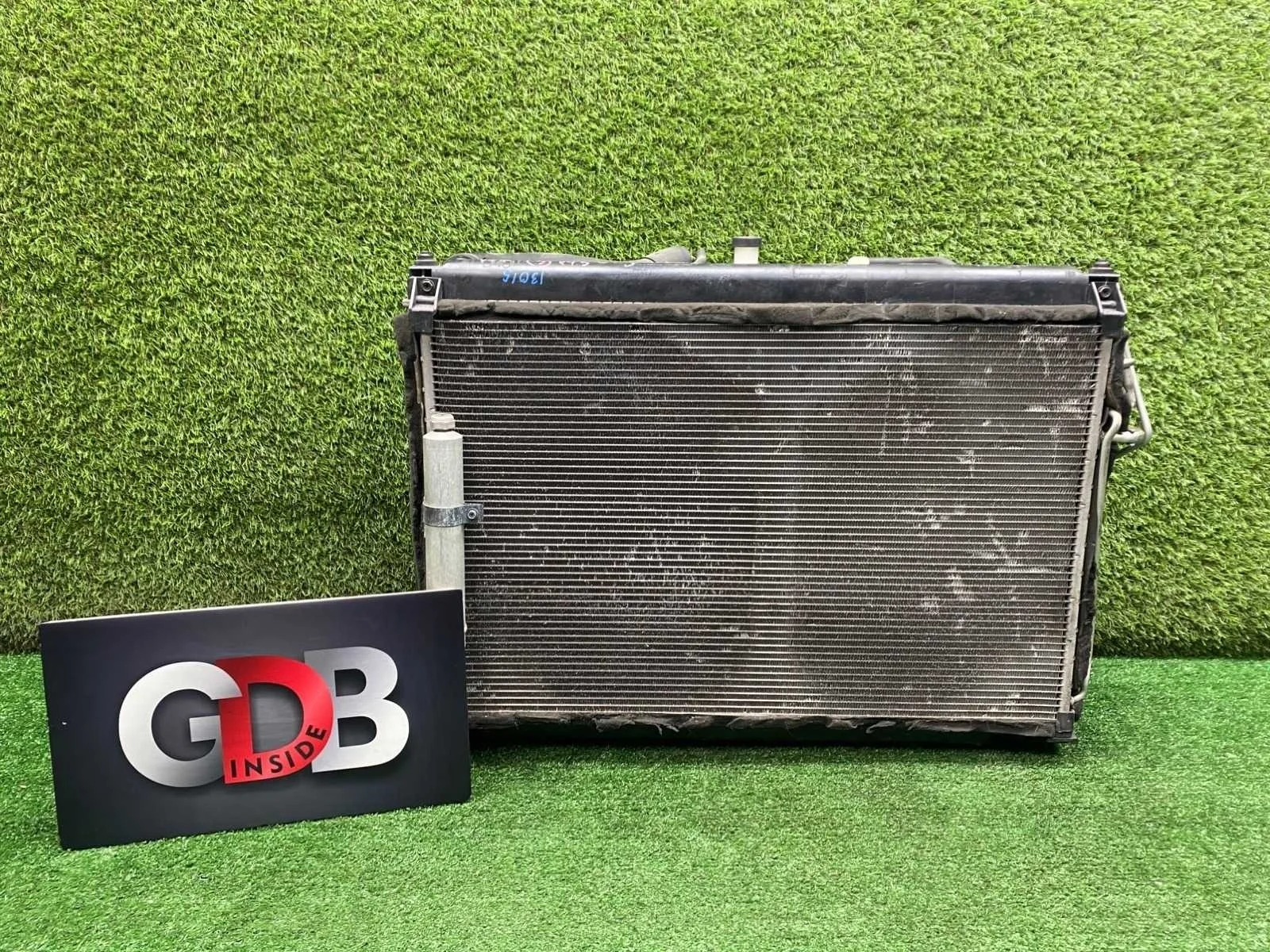 Кассета радиаторов Nissan Fuga 21460EH100 Y50