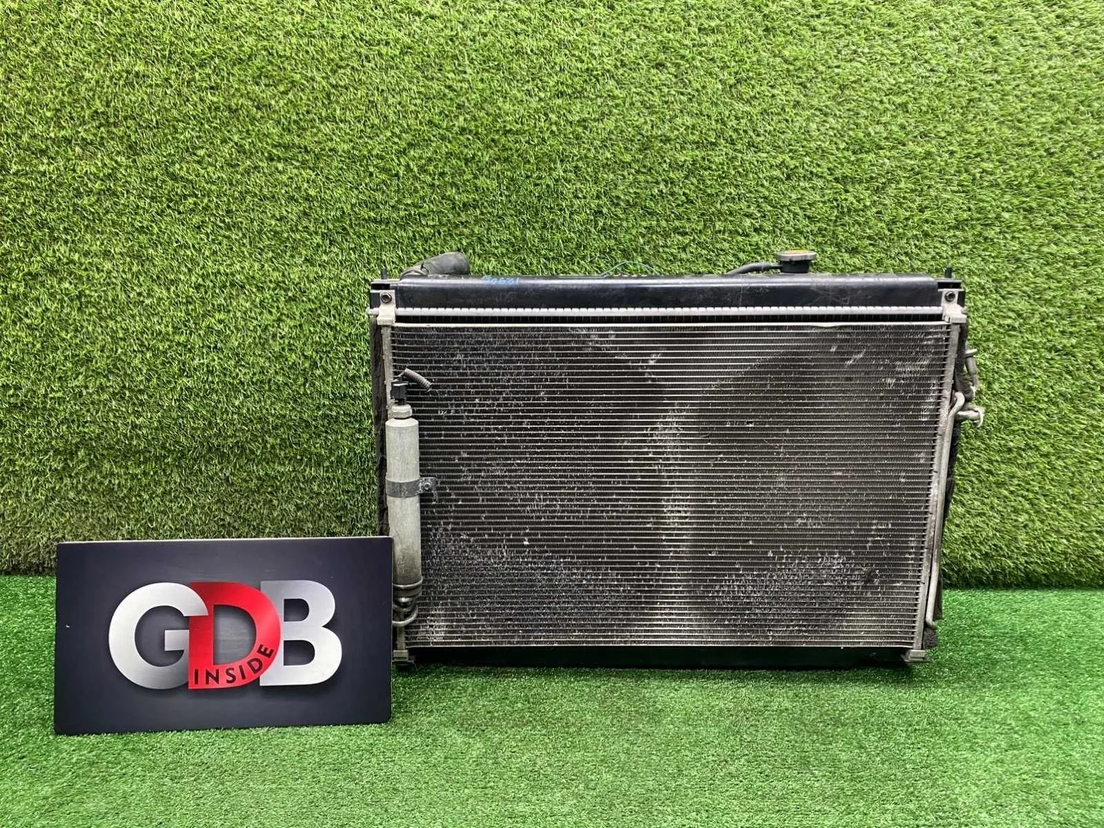 Кассета радиаторов Nissan Fuga 21460EH100 Y50