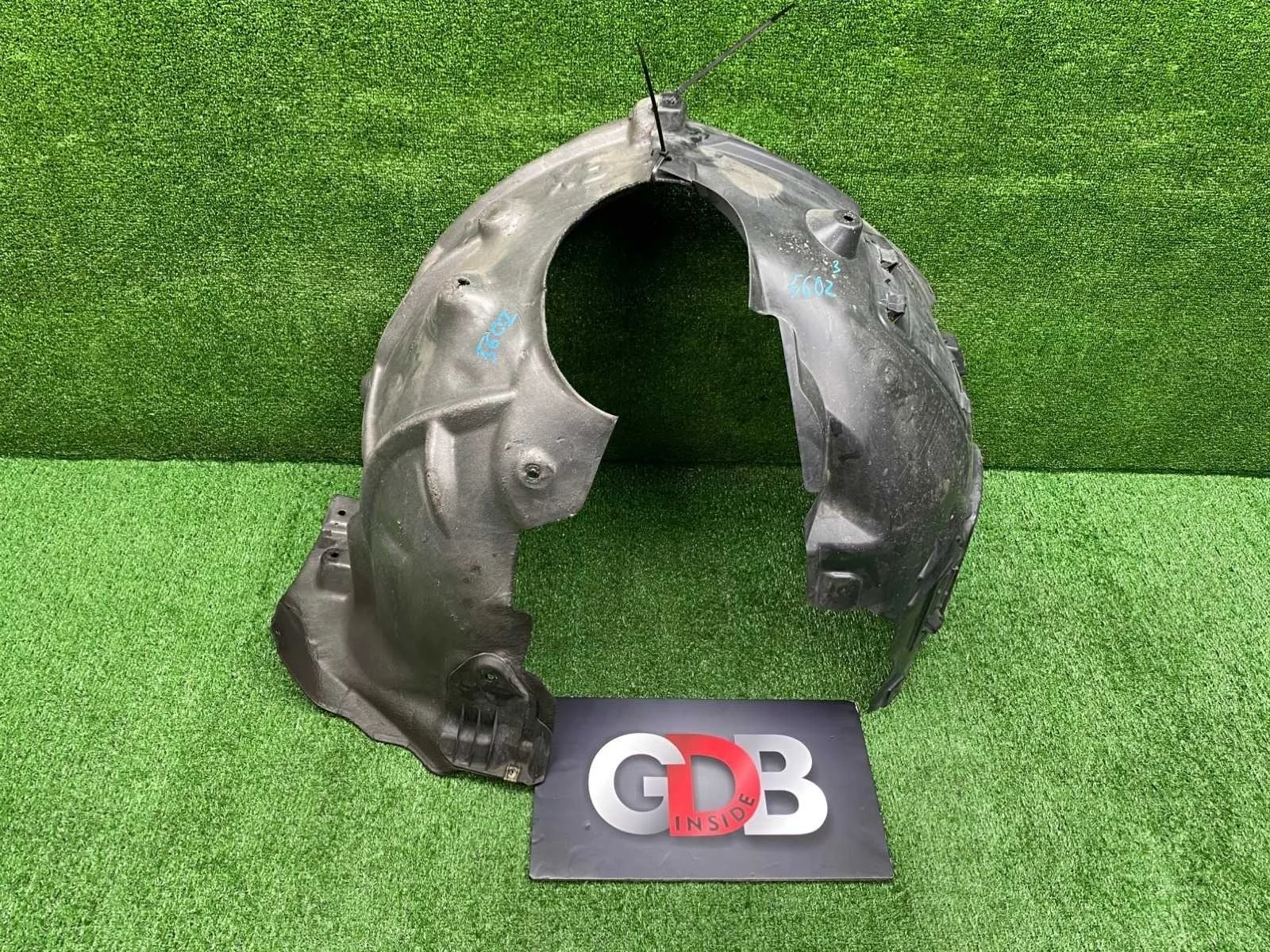 Подкрылок BMW 1 series 22.06.2015 51717260709 F20 N13B16A, передний левый