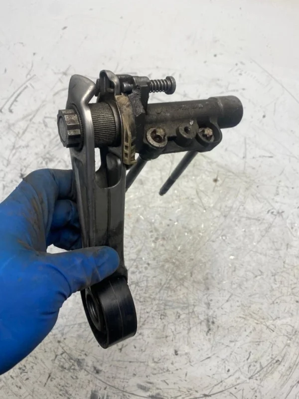 Ролик-натяжитель Peugeot 308 1