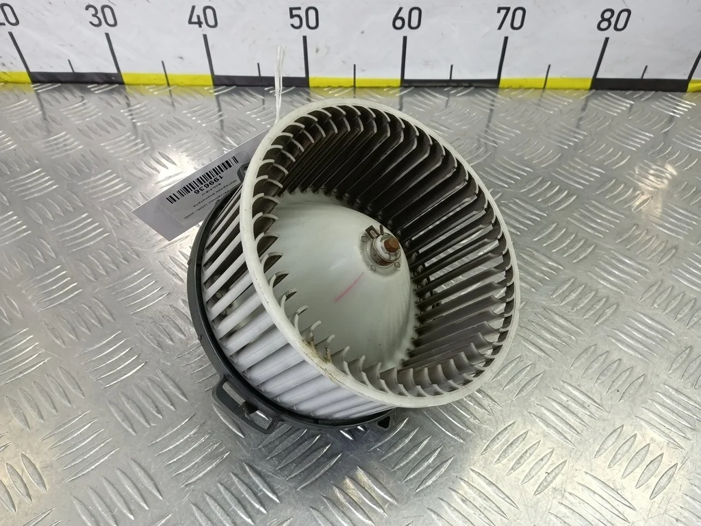 Моторчик отопителя MAZDA 3 BK рестайлинг (2006—20