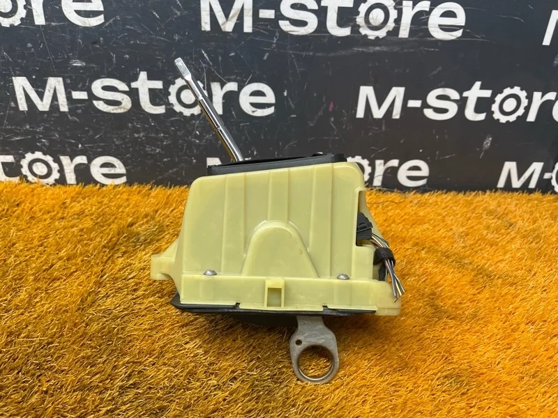 Селектор акпп Mercedes-Benz C-Class 2010 A2042677524 W204 271.860