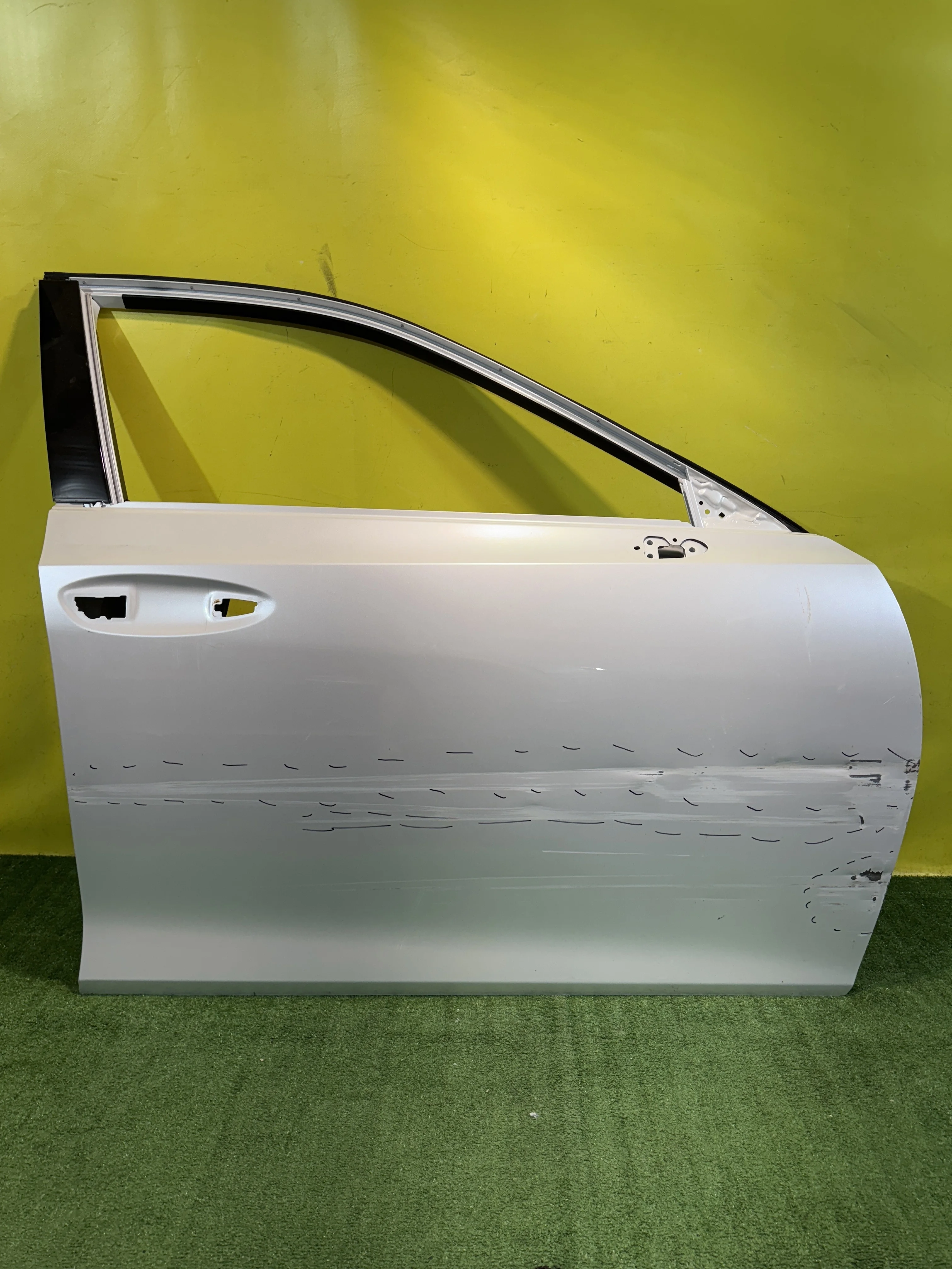 Дверь передняя правая  Lexus ES 2018 6700133270 33429
