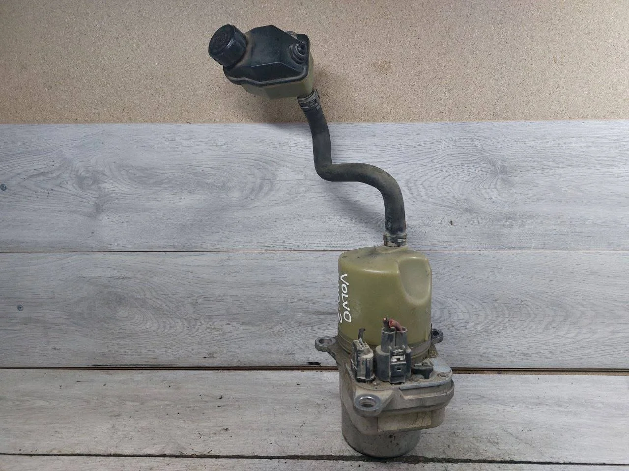 электрогидроусилитель руля Volvo V50  2006