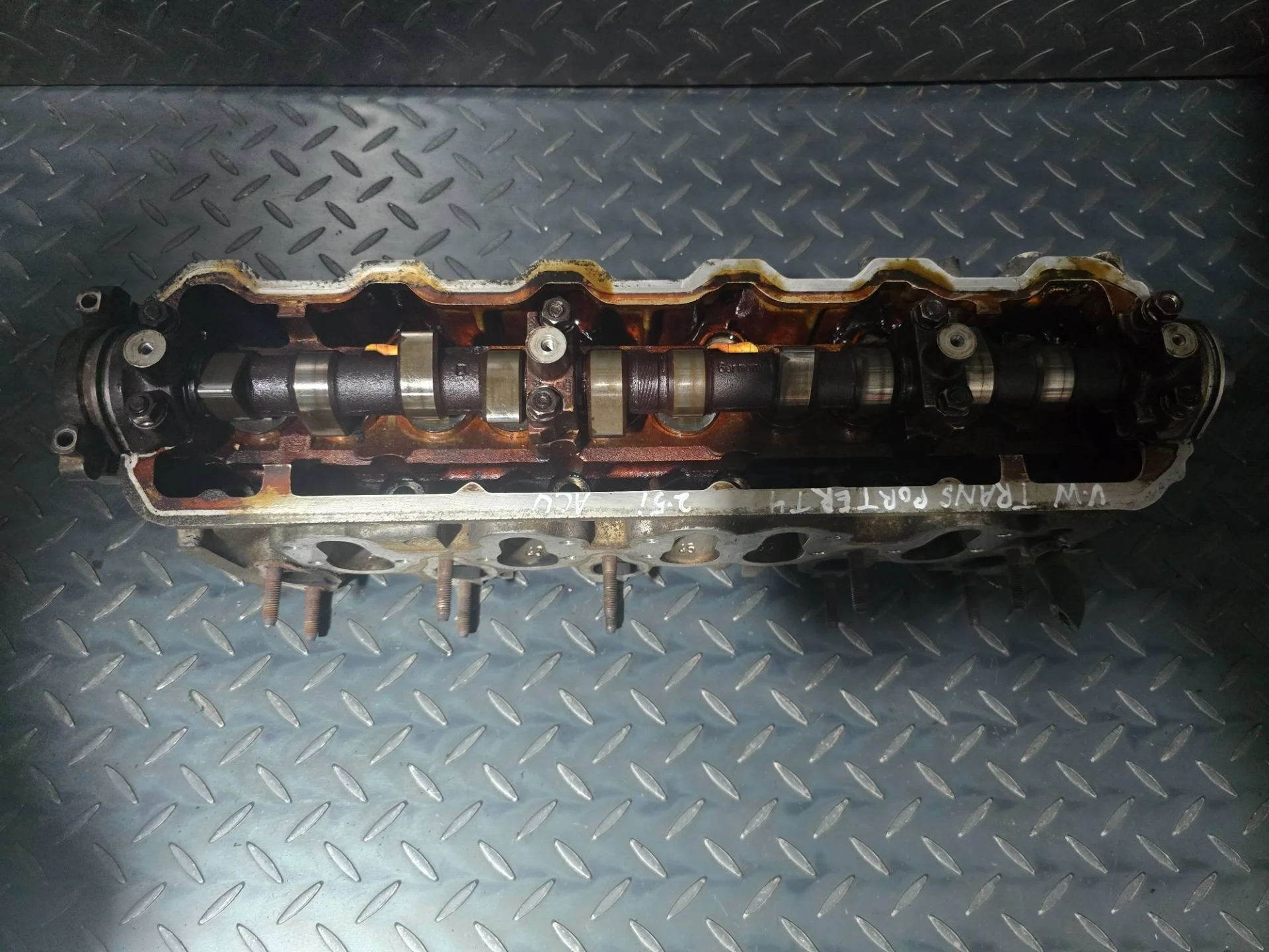 головка блока цилиндров Volkswagen Transporter T4