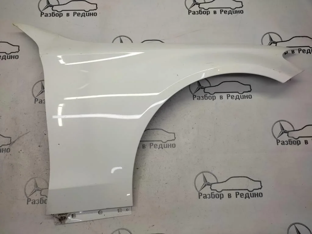 Крыло переднее правое Mercedes-Benz