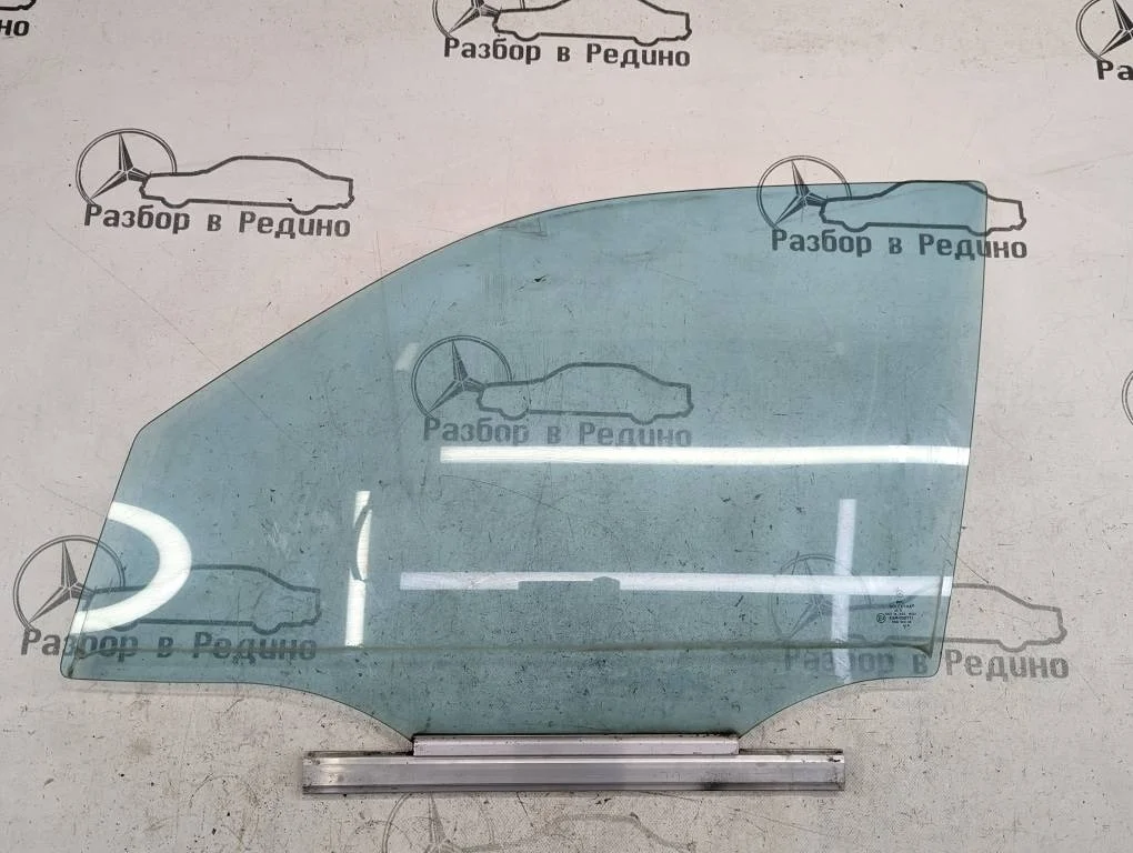 Стекло переднее левое Mercedes-Benz