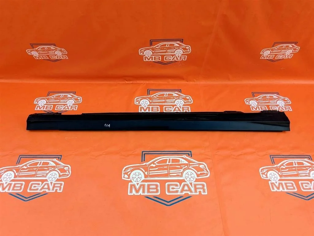 Порог пластиковый правый Mercedes-Benz