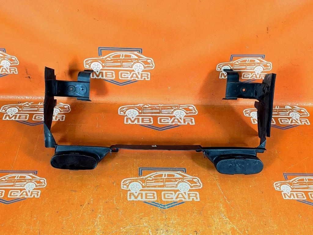 Кожух радиатора Mercedes-Benz