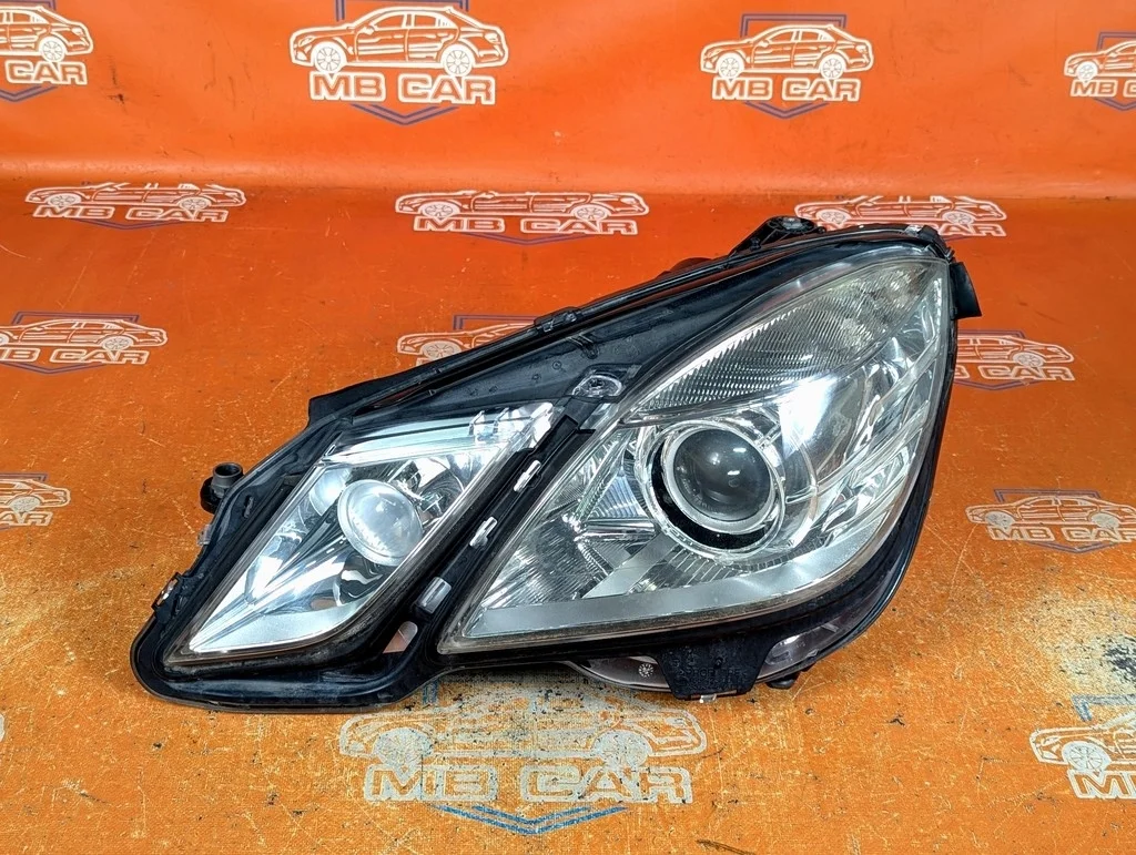 Фара левая Mercedes-Benz