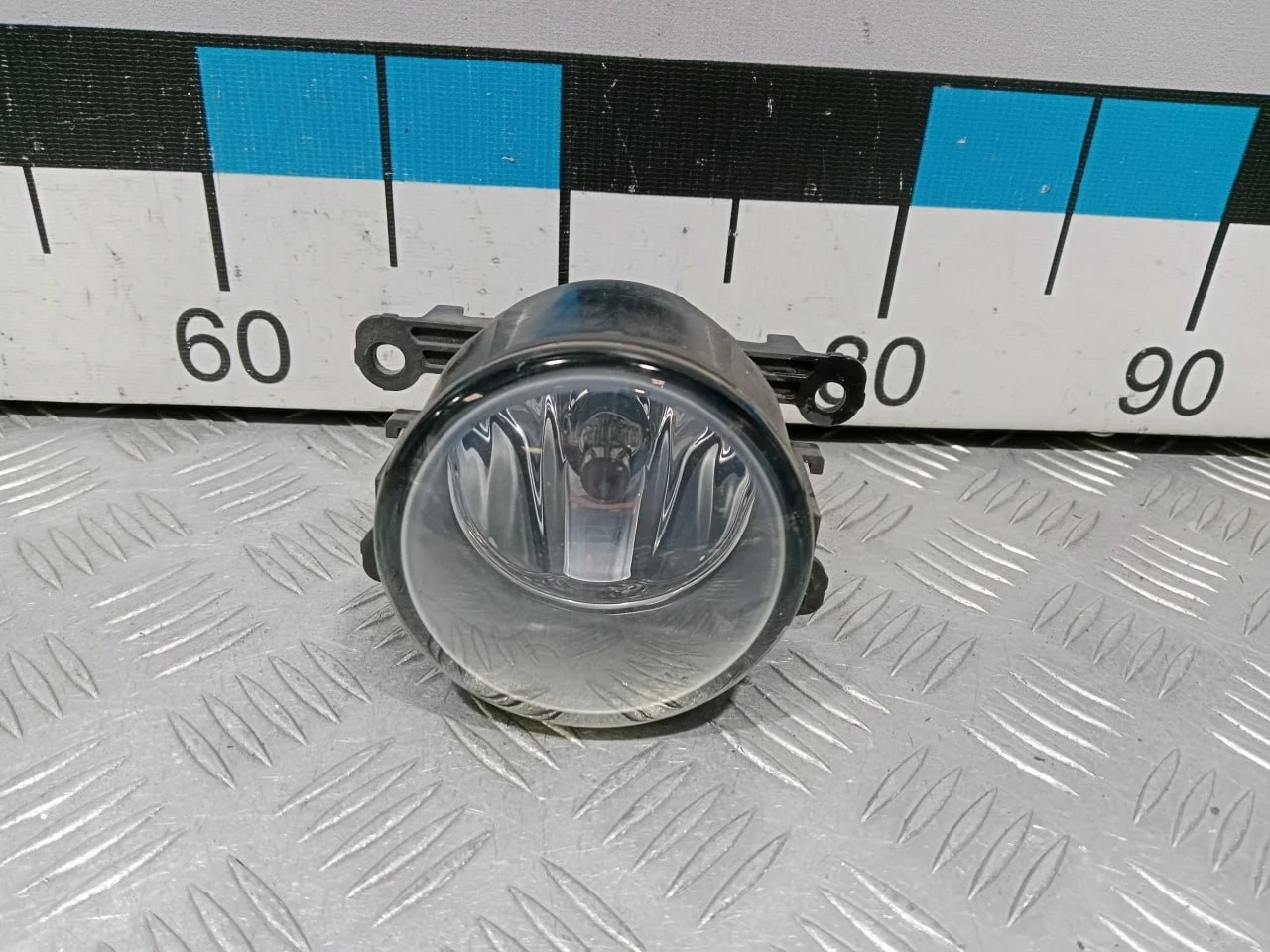 [Б/У] Фара противотуманная [Код: 00678638 ]