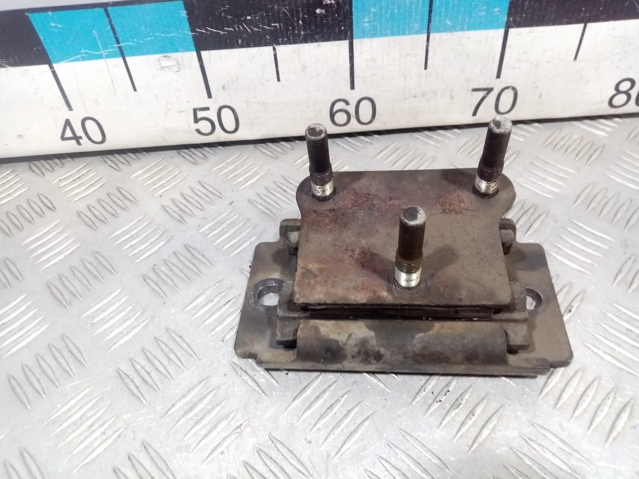 [Б/У] Опора кпп [Код: 00571023 ]