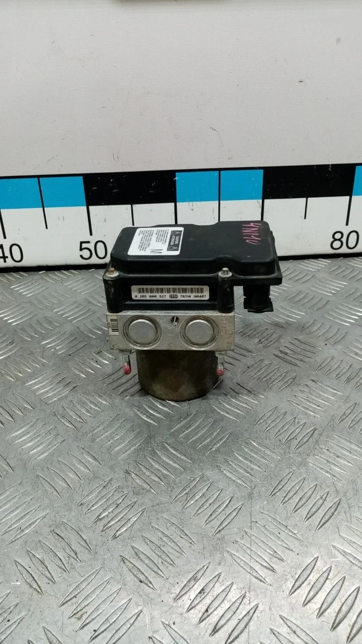 [Б/У] Блок ABS насос Toyota Auris (E15) [Код: 00377034 ]