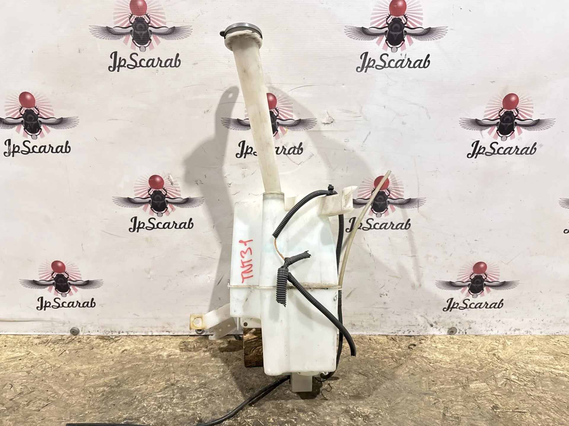 Бачок омывателя Nissan X-Trail T31