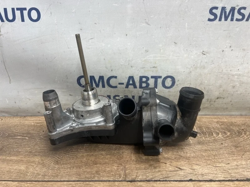 Помпа системы охлаждения Audi A8 079121013N D3 4.2 BVJ