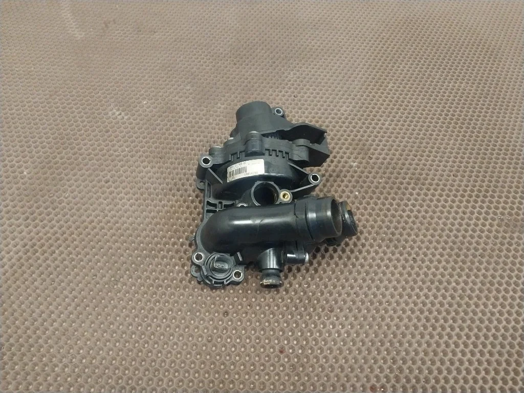 Корпус термостата Volkswagen Passat 2011 B7