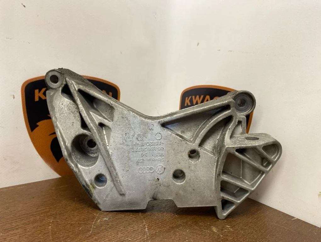 Кронштейн двигателя Volkswagen Passat CC 2013 B6