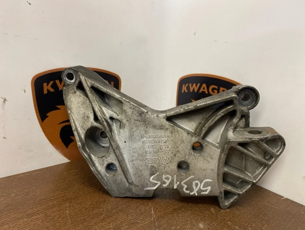 Кронштейн двигателя Audi A3 2009 8P