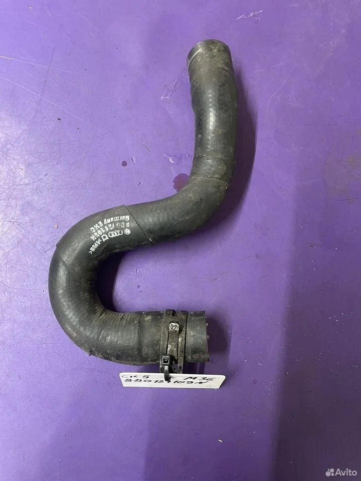 Патрубок охлождения vag 8d0121109n