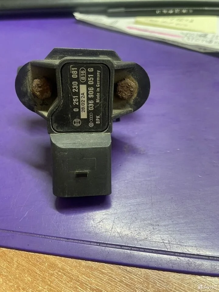 Датчик давления впускного коллектора vag036906051g