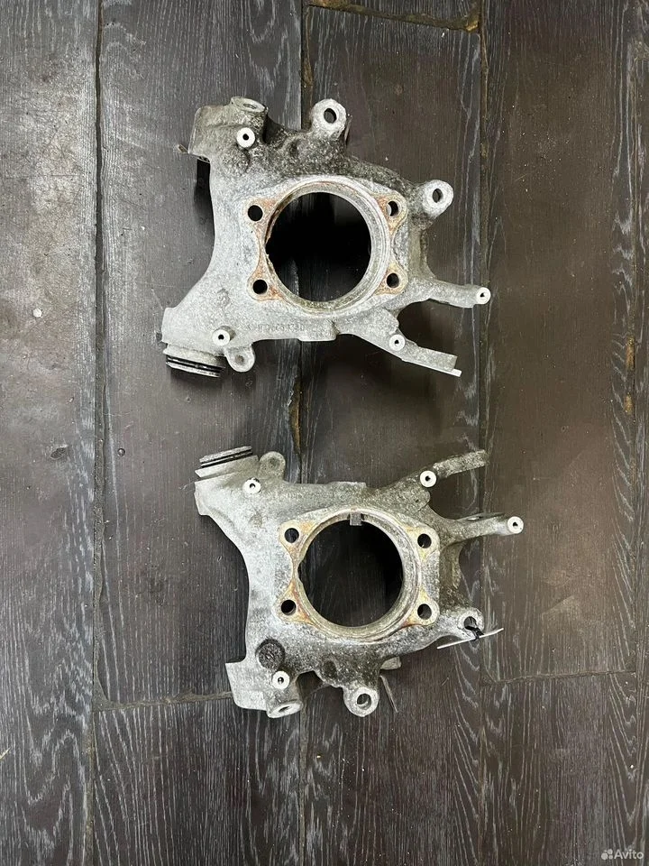 Кулак поворотный задний левый. правый audi a8 d4