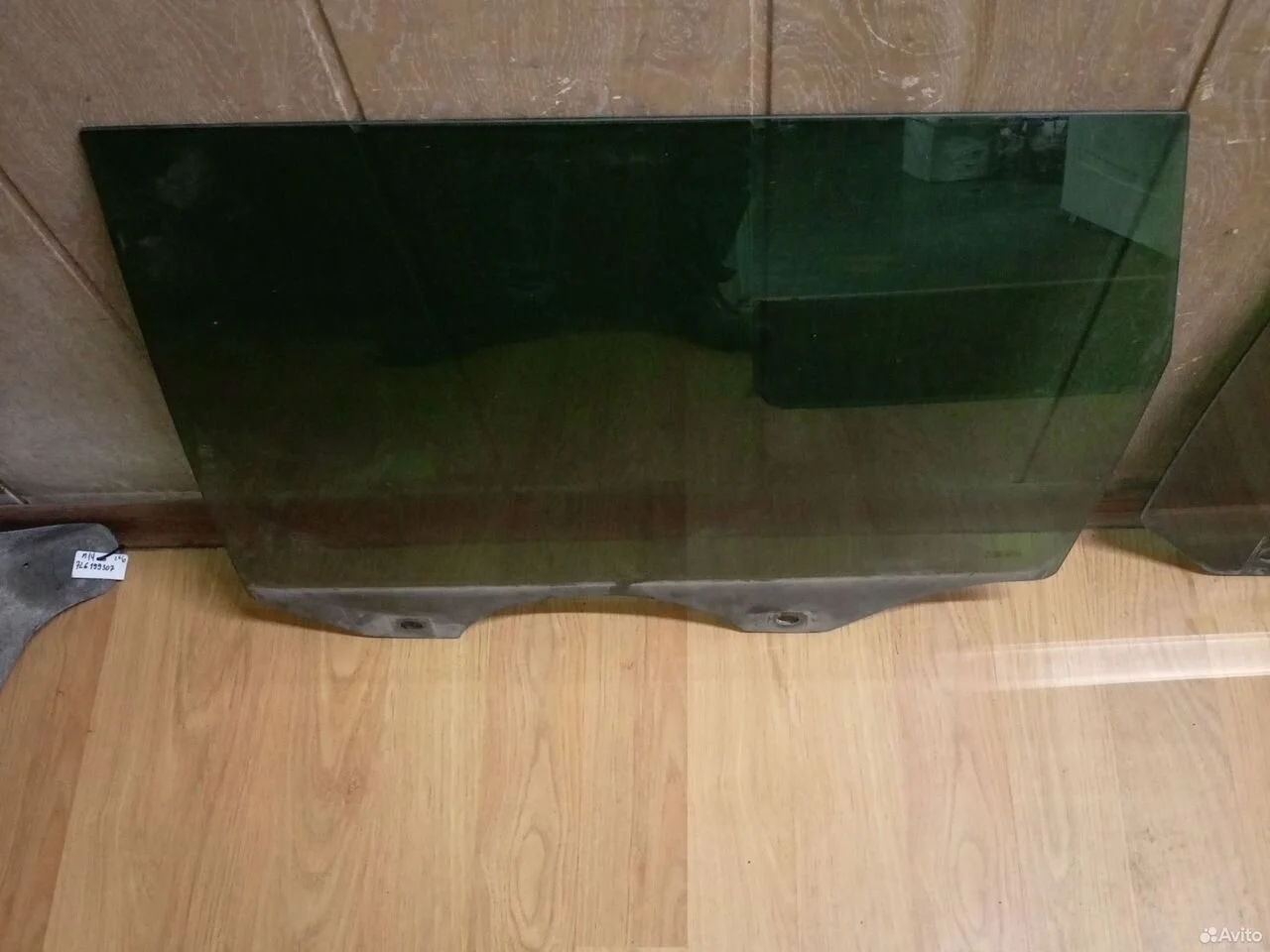 Стекло боковое заднее левое vw touareg 7l6845205e