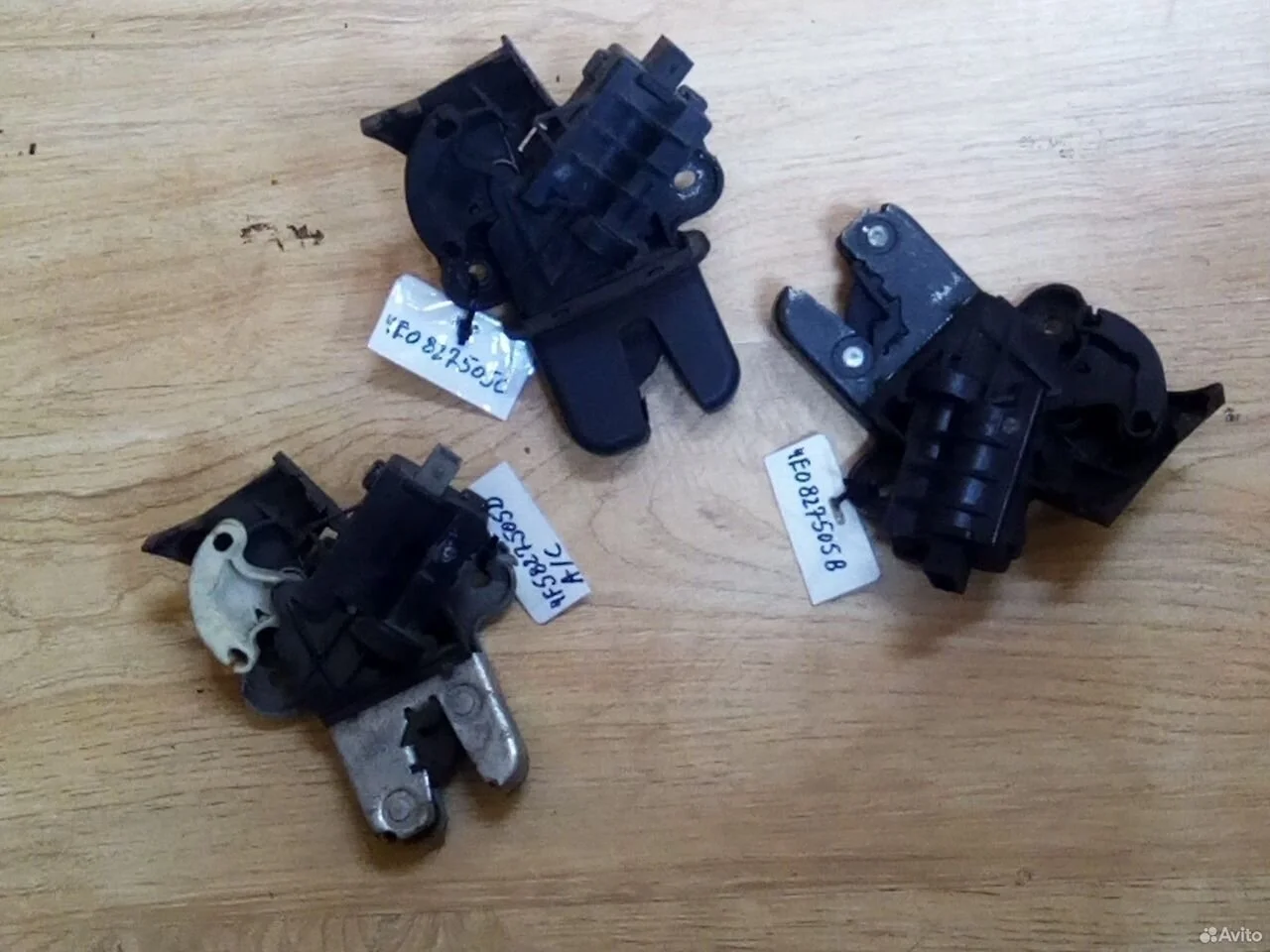 Замок крышки багажника vag 4f5827505d