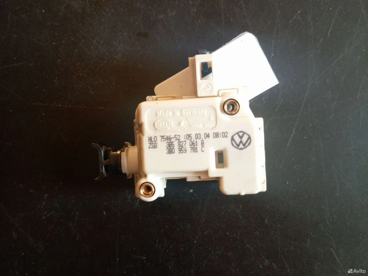 Активатор замка багажника vag 3b5827061b